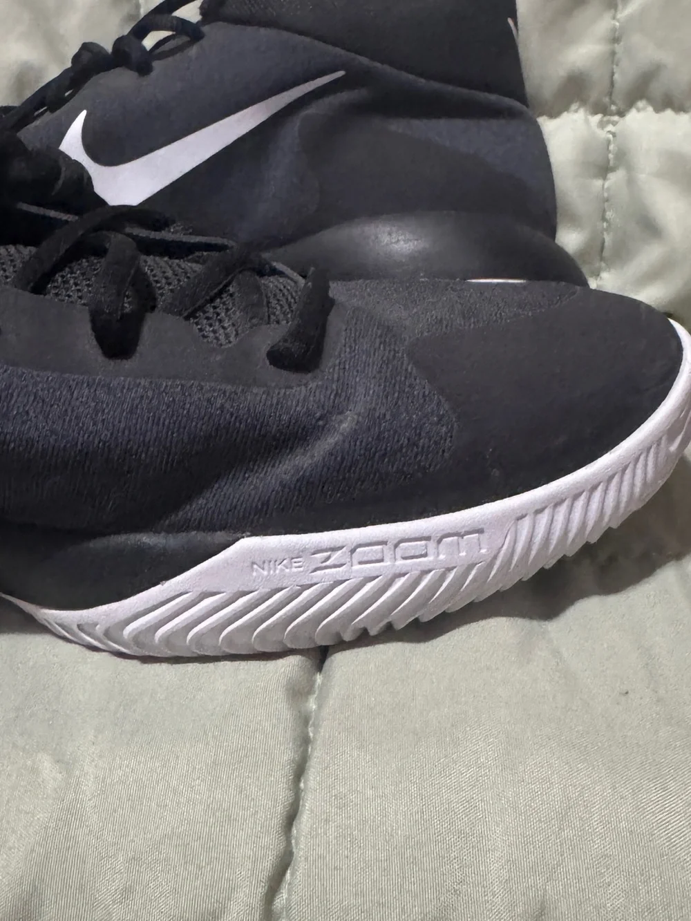 Nike Men's Black and White Low-Top Athletic Shoes